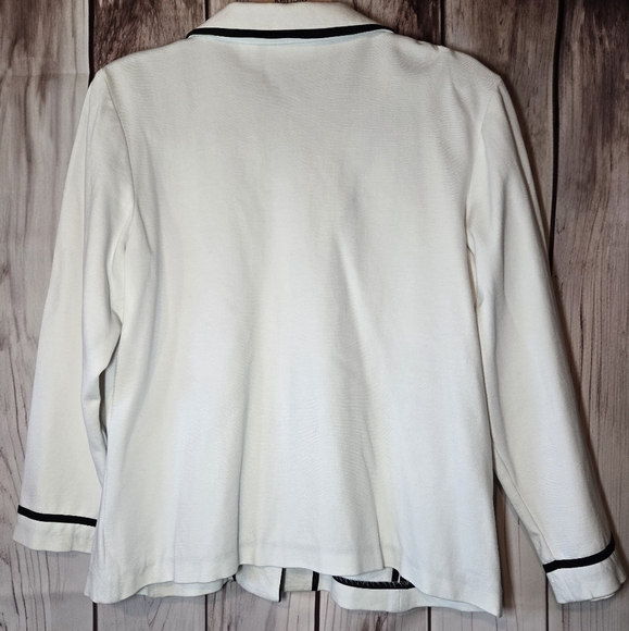 Cali And York Chic White Blazer with Black Trim Womens Medium - Picture 8 of 8